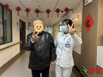 病房里的“散步搭子”：以温暖陪伴守护记忆里的光