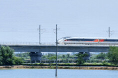 最高时速450公里的高铁，不远了