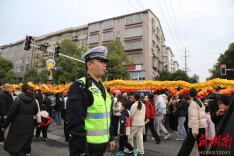 民俗盛会“警”相随，畅通平安“闹”元宵