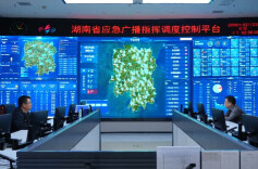 先锋在行动 ▏大喇叭+小屏幕织就春节安全网