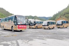 桂东：“点对点”护航返岗直通车 “红马甲”温暖务工人员