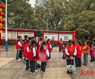 娄底市城管执法局联合娄底三中开展垃圾分类社会实践活动