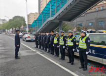 岳阳强力“打非治违” 一天查获5台违规车辆 