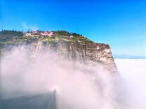 美出圈！崀山今春首场云海佛光同框，仙境刷屏！