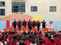 龙山望城幼儿园开展反恐防暴教育活动