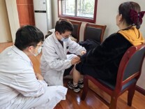 践行雷锋精神，把优质医疗资源送到群众身边