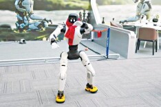 京城汽车4S店开卖机器人