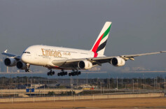 阿联酋航空暂停所有往返迪拜航班 迪拜国际机场暂停运营