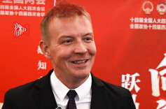 中国日报美籍记者Erik Nilsson：现学湖南方言 感受中医文化丨聚焦湖南团开放日