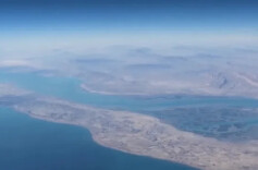 中国货船“铁娘子”号，成功通过霍尔木兹海峡