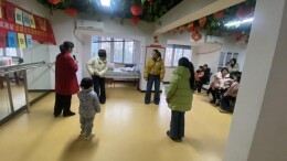 春暖花开·爱满小屋 云塘社区举办三八妇女节家庭闯关趣味荟