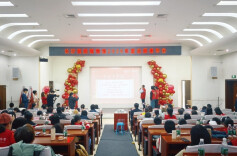 周末·生活丨被妈妈“匡”来的少年，迷上了在长沙简博做讲解