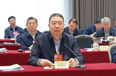 毛万春等住湘全国政协委员参加小组会议