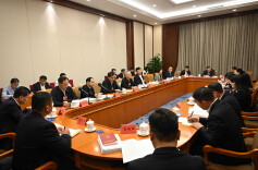 湖南代表团举行分组会议 审议三部法律草案