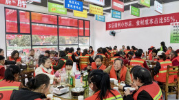 一桌热饭，暖了邵东百位环卫女工心