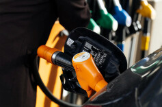 国际油价突破每桶100美元 为2022年以来首次