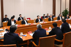 湖南代表团举行分组会议 审议全国人大常委会工作报告等