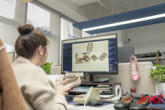 新质之星丨一双鞋，从一句吐槽开始