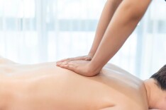 在这两个地方乱按摩，等于“作死”！真的会要命，快停下