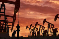 国际油价暴涨31%后急挫，通胀压顶的美国想拉上G7联合释放石油储备