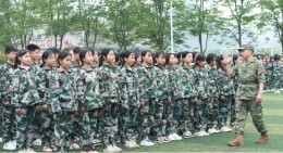 花垣县道二学校国防教育视频亮相省军区机关春节联欢会