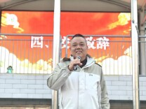 开学季·书记校长说丨南县实验学校：策马扬鞭新学期，奋蹄疾驰向未来