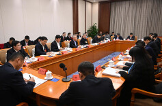 湖南代表团举行分组会议 审议“两高”工作报告等