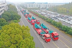 山河智能近60台套设备发往全球 总价值超1亿元