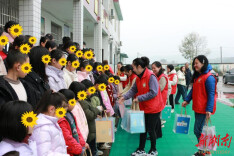 白大褂在双峰写下春天的暖意