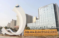 不止抢龙虾，更要抢年轻人