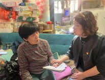 二十年，“艺书记”守住了这条巷子，也守住了人心