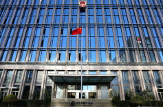 50岁女职工被终止劳动合同，凭一张截图获赔94万