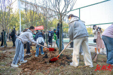 把学科梦想“种”进土里！中南大学师生共植“学院林”