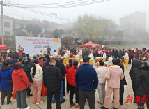 从“受助”到“助人”的暖心跨越——临湘“富兴工坊”探索社会救助“活血”新路径