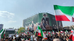 伊朗为遇难高级将领举行葬礼