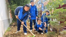 龙山县第二中学开展植树活动