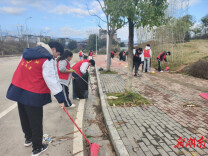 蓝山职中：让雷锋精神闪亮大街小巷