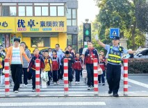 东安：织密监督网 护航开学季