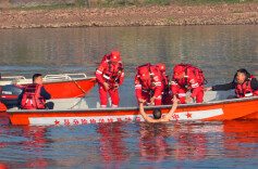 以练为战砺精兵 沅陵举行2026年水上交通应急救援演练