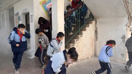 58秒极速撤离！湘潭市岳塘区江滨学校消防演练筑牢校园安全防线