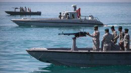 重开霍尔木兹海峡　美军“护航”之说可行吗？