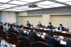 毛万春在湖南省归国华侨联合会调研