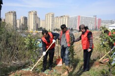 党建红引领生态绿 校社携手育新苗