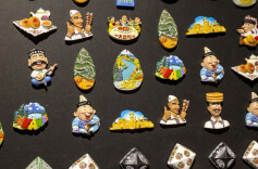 冰箱贴一直不挪，居然会偷偷伤害冰箱……