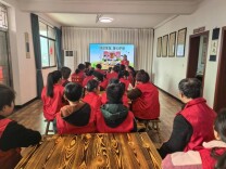 西江湾村“堂屋里”迎来一堂生动的劳动教育课