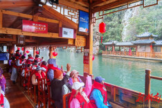 香港五百人团春游宝峰湖，湘港文旅相融绘新篇