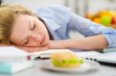 周末·健康丨吃饱就犯困？可能是“晕碳”