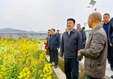 钟君调研特色农业产业