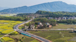 路网日益完善 农旅融合加速