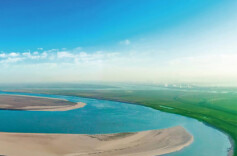 把绿水青山刻在今天、刻进未来